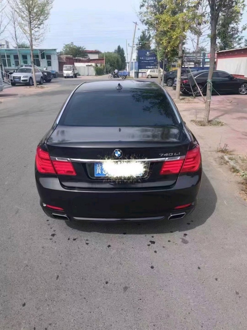 保定12年宝马7系6