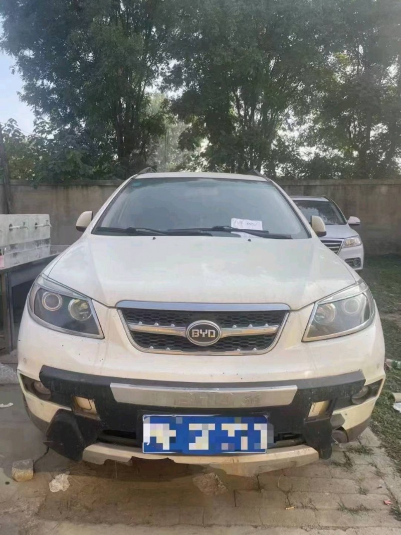 保定13年比亚迪S61