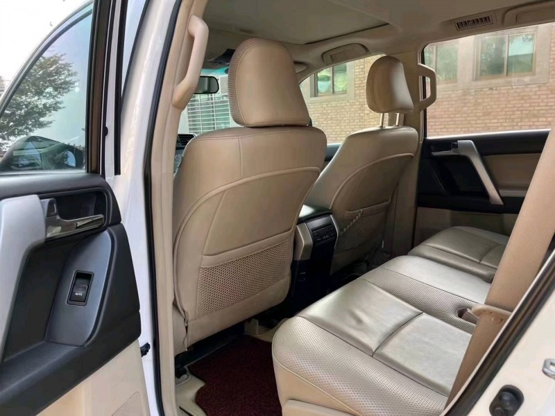 保定12年丰田普拉多4