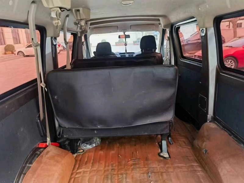 保定20年长安汽车睿行4