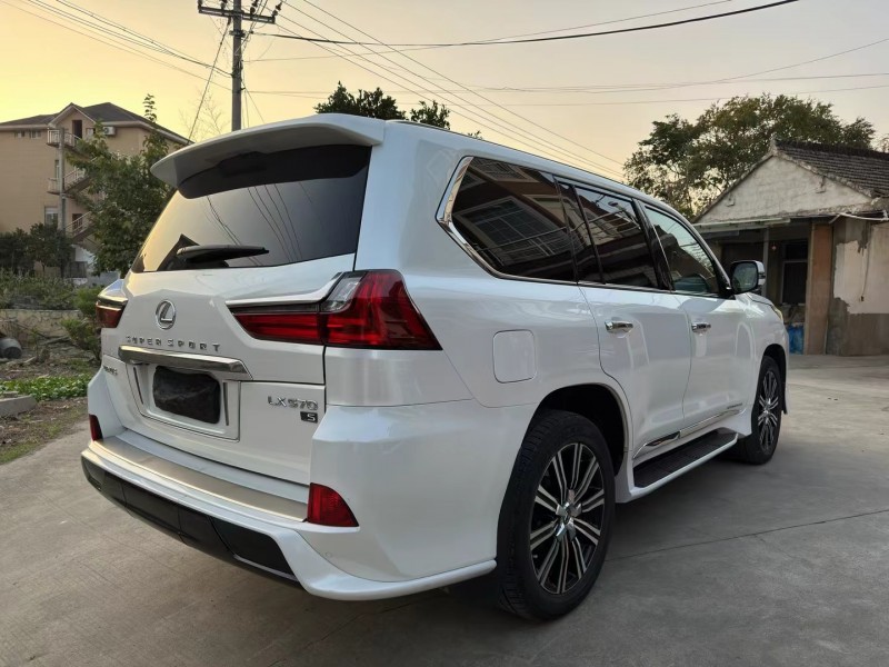 杭州17年雷克薩斯LX8