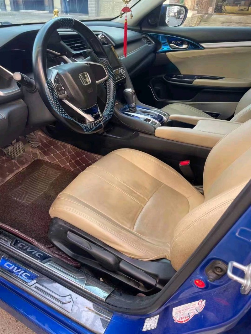 汕头17年本田思域7