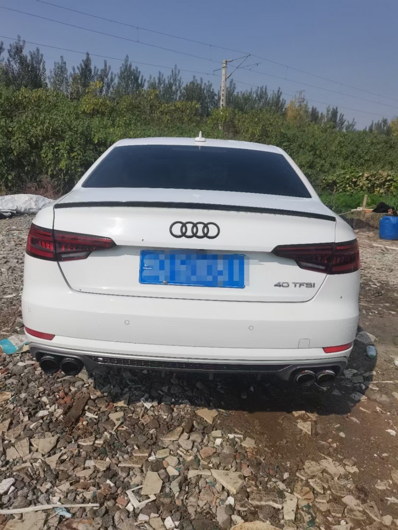 济宁18年奥迪A4L9