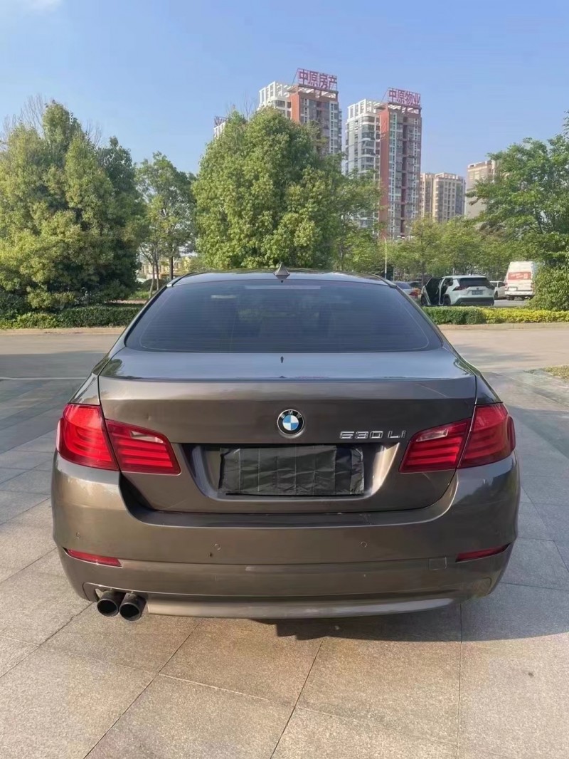 济宁13年宝马5系9