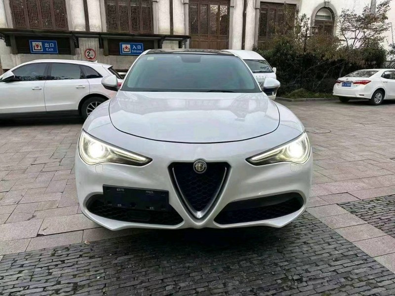 湖州19年阿尔法·罗密欧Stelvio1