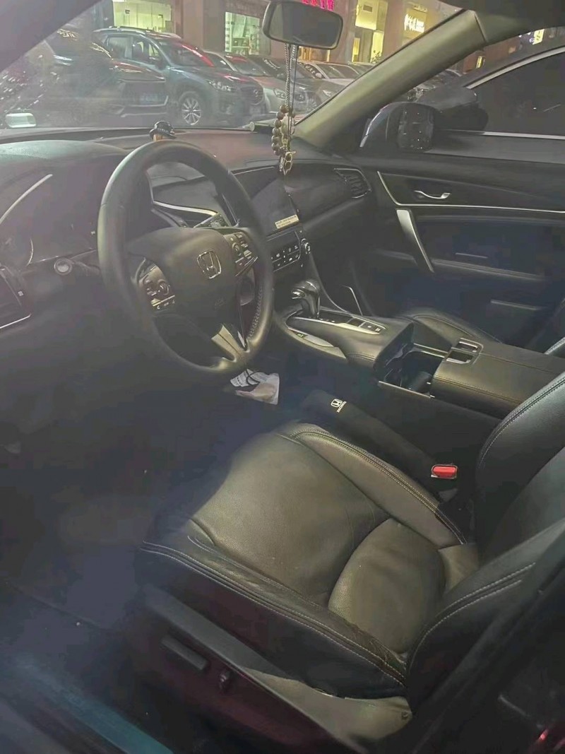 珠海17年本田冠道4