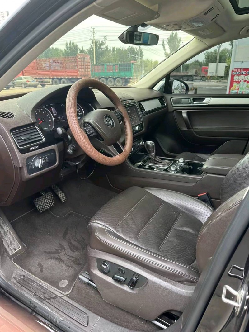 保定17年大众途锐4