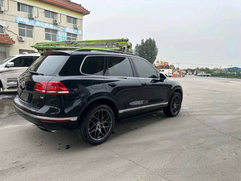 保定17年大众途锐7