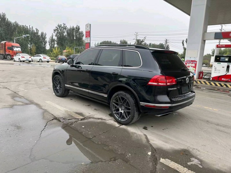 保定17年大众途锐8