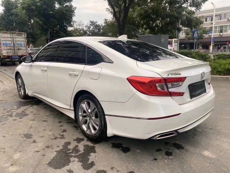 深圳20年本田雅阁6