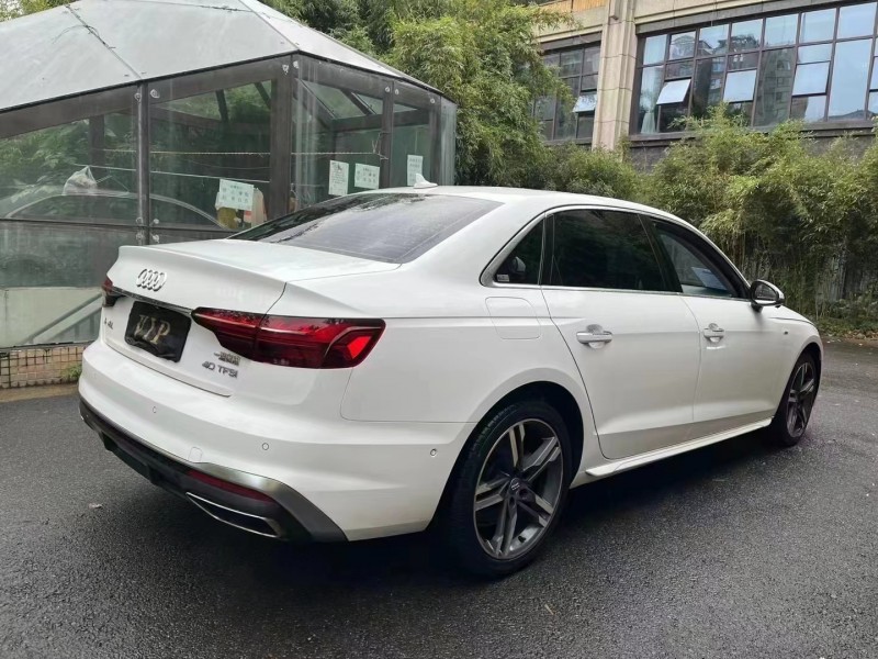 成都21年奥迪A4L8