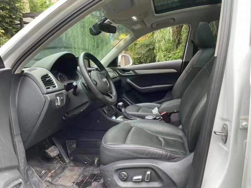 成都18年奥迪Q34