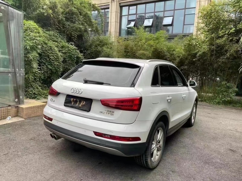 成都18年奥迪Q38