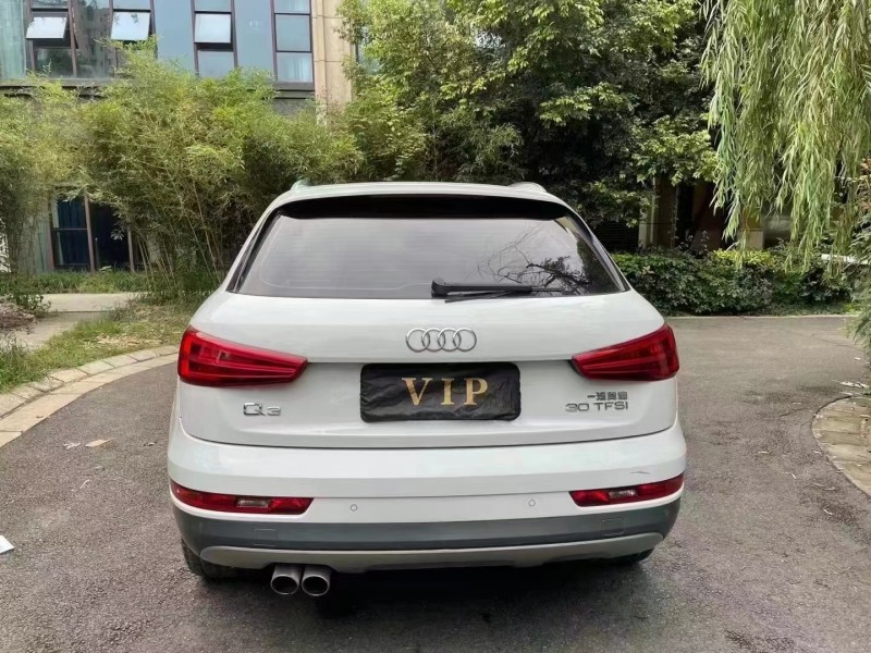 成都18年奥迪Q39