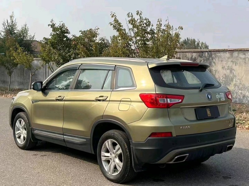 东营17年长安汽车CS754