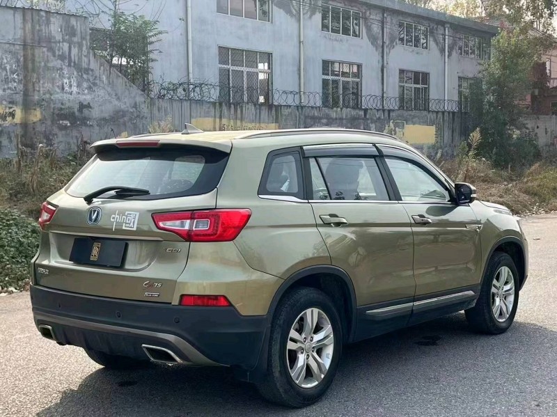 东营17年长安汽车CS755