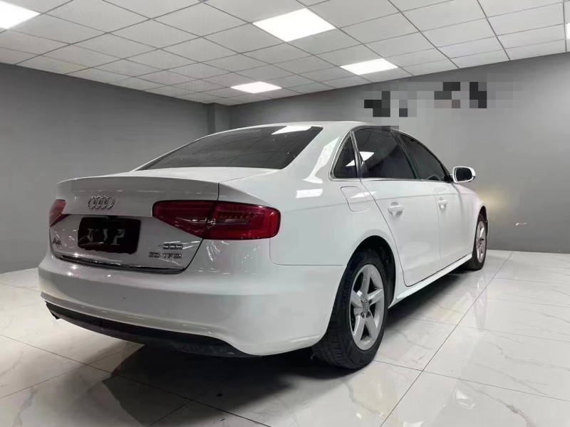 成都15年奥迪A4L8