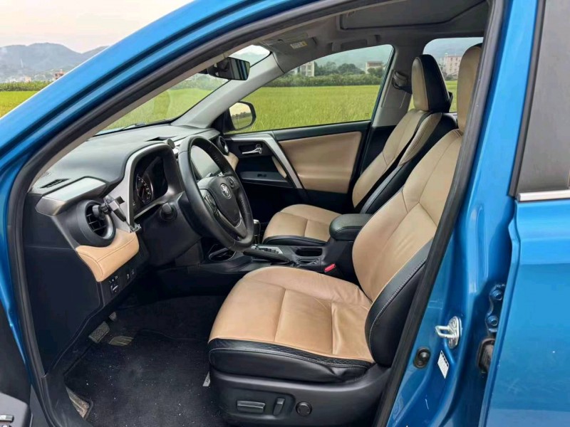 深圳16年丰田RAV4荣放3