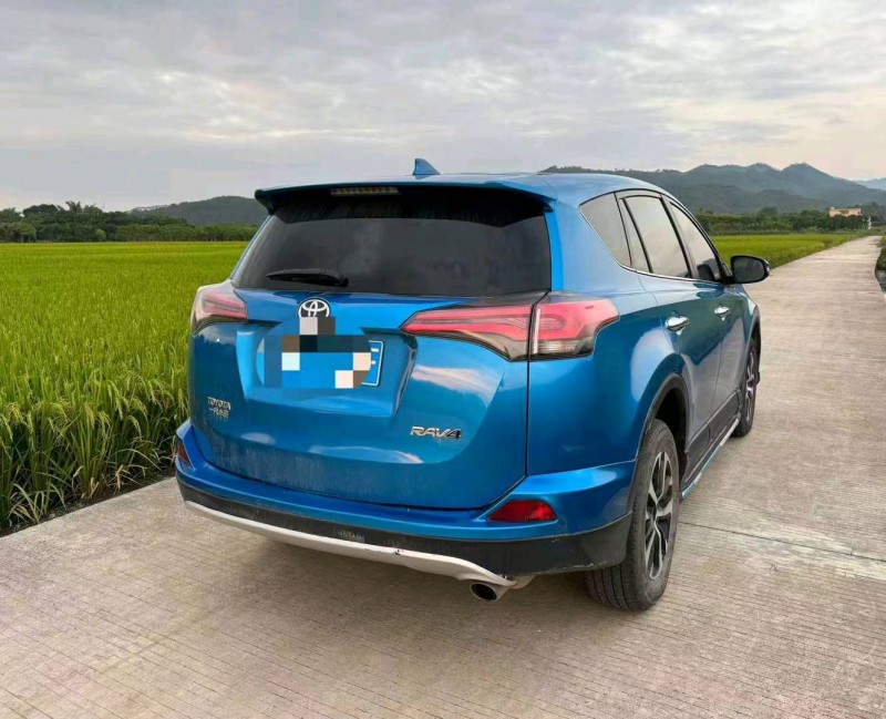 深圳16年丰田RAV4荣放8