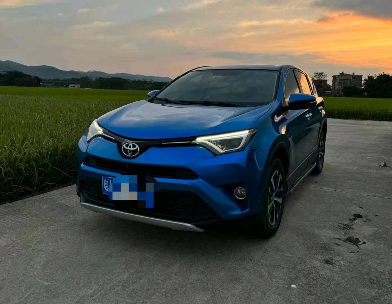 深圳16年丰田RAV4荣放9