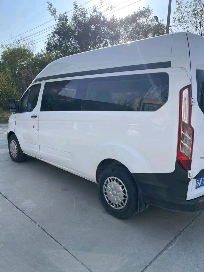 徐州16年福特全顺5