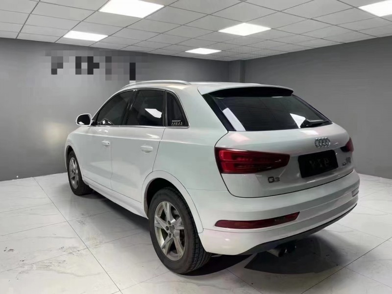 成都18年奥迪Q34