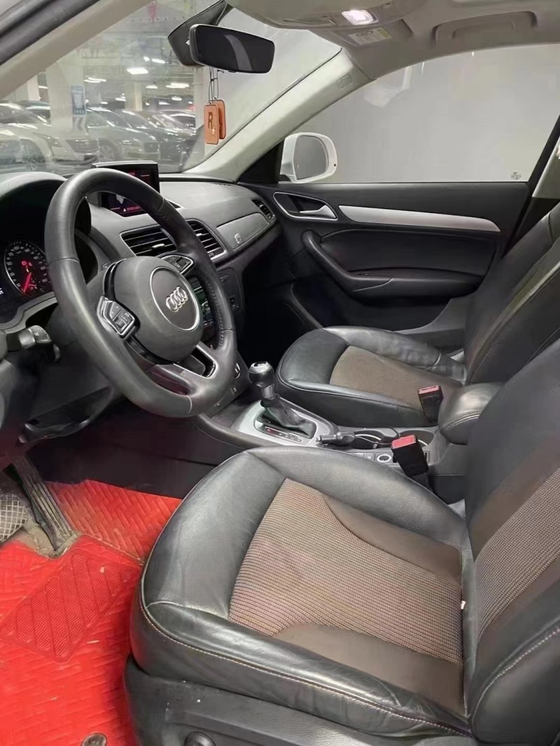 成都18年奥迪Q36