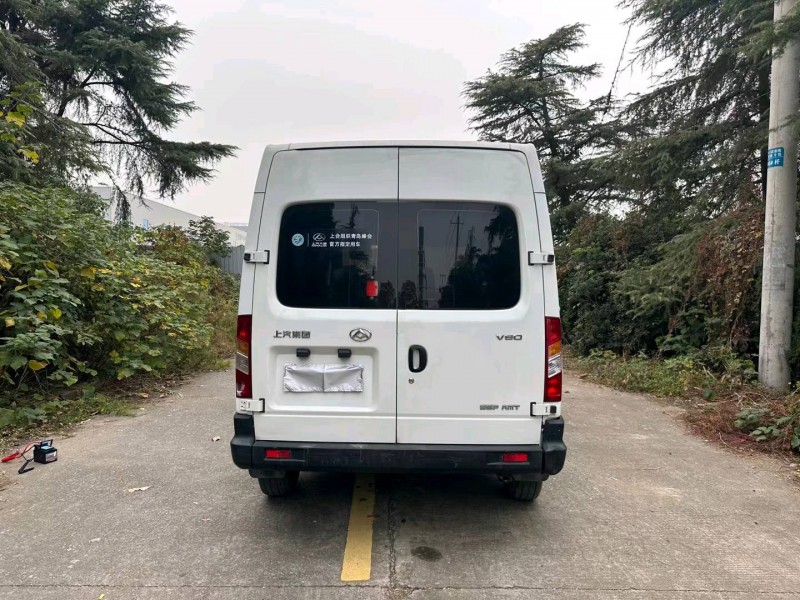 徐州19年大通V809