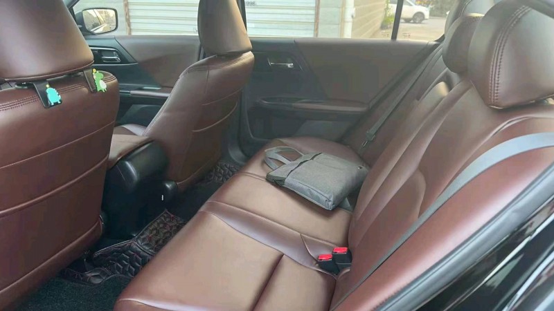 湖州17年本田雅阁4