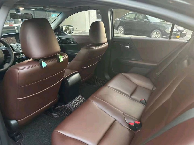 湖州17年本田雅阁9