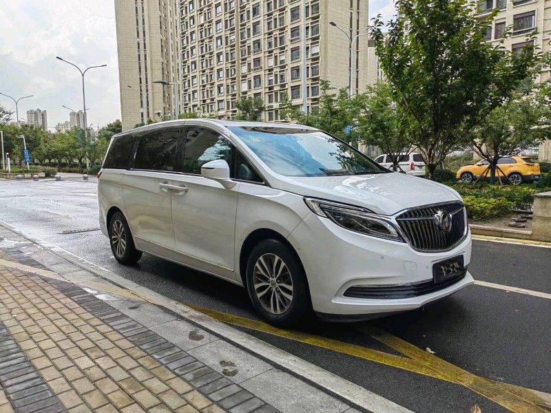 苏州17年别克GL82