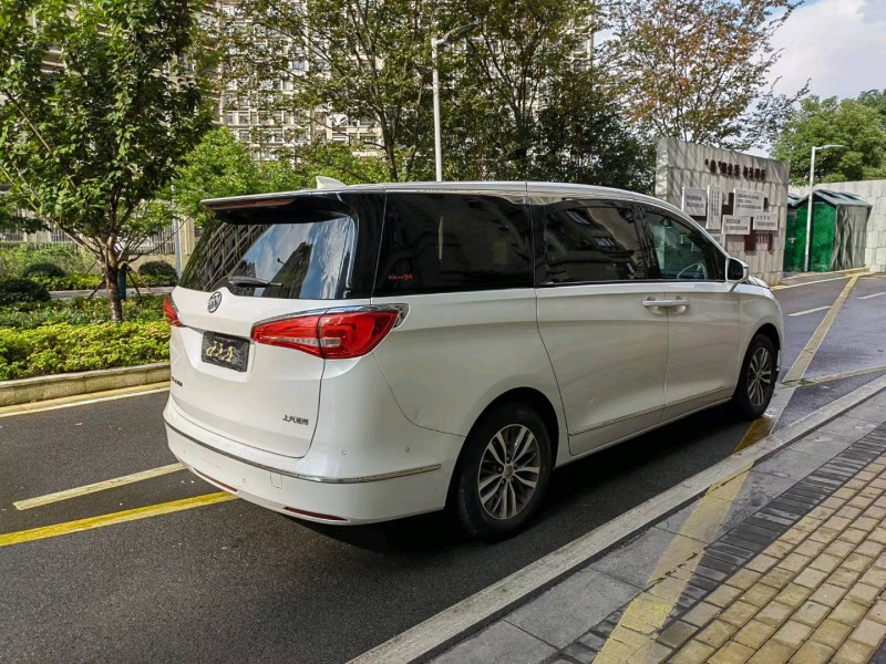 苏州17年别克GL88