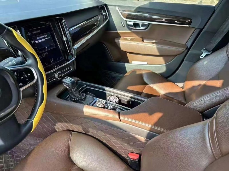 济宁17年沃尔沃S902