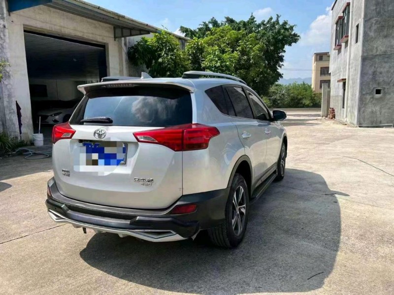 珠海16年丰田RAV4荣放7