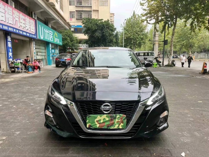 重庆22年日产天籁1