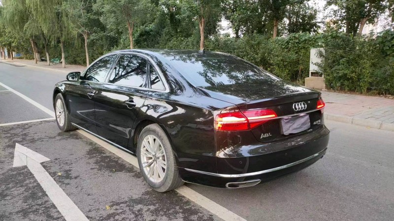 天津17年奧迪A8L3