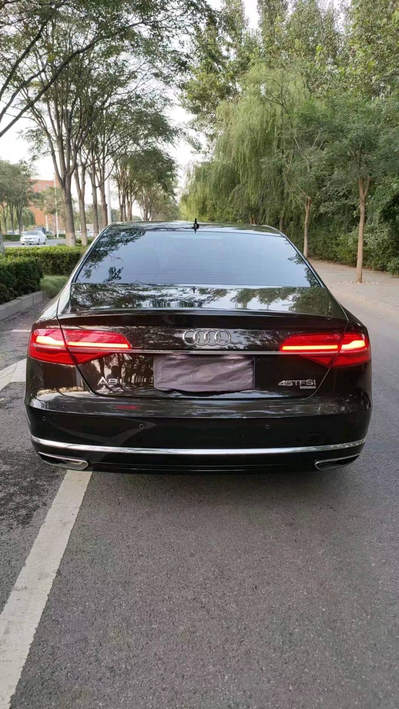 天津17年奧迪A8L7