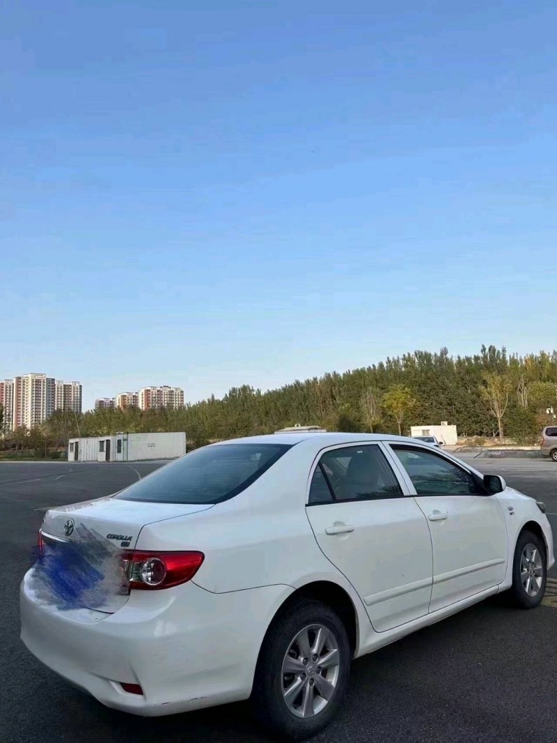 东营13年丰田卡罗拉4
