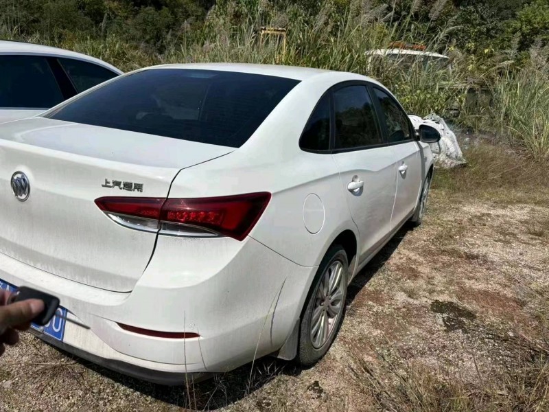 东营21年别克英朗4