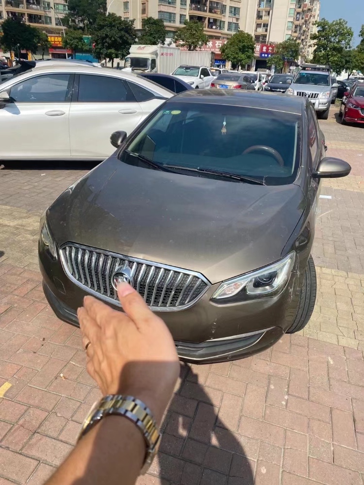 珠海17年别克英朗1