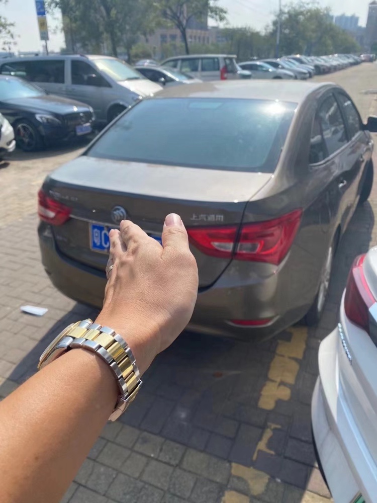 珠海17年别克英朗4