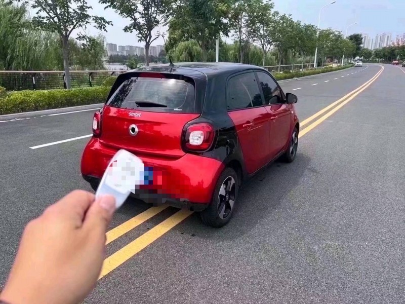 青岛18年奔驰smart4