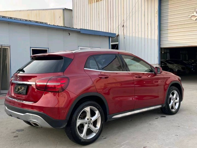 济宁19年奔驰GLA8