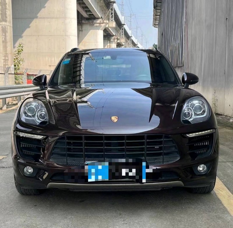 中山16年保时捷Macan1