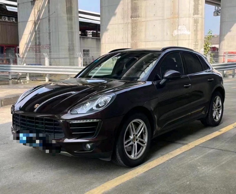中山16年保时捷Macan2