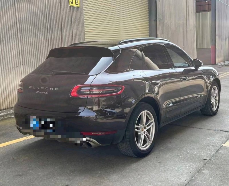 中山16年保时捷Macan7