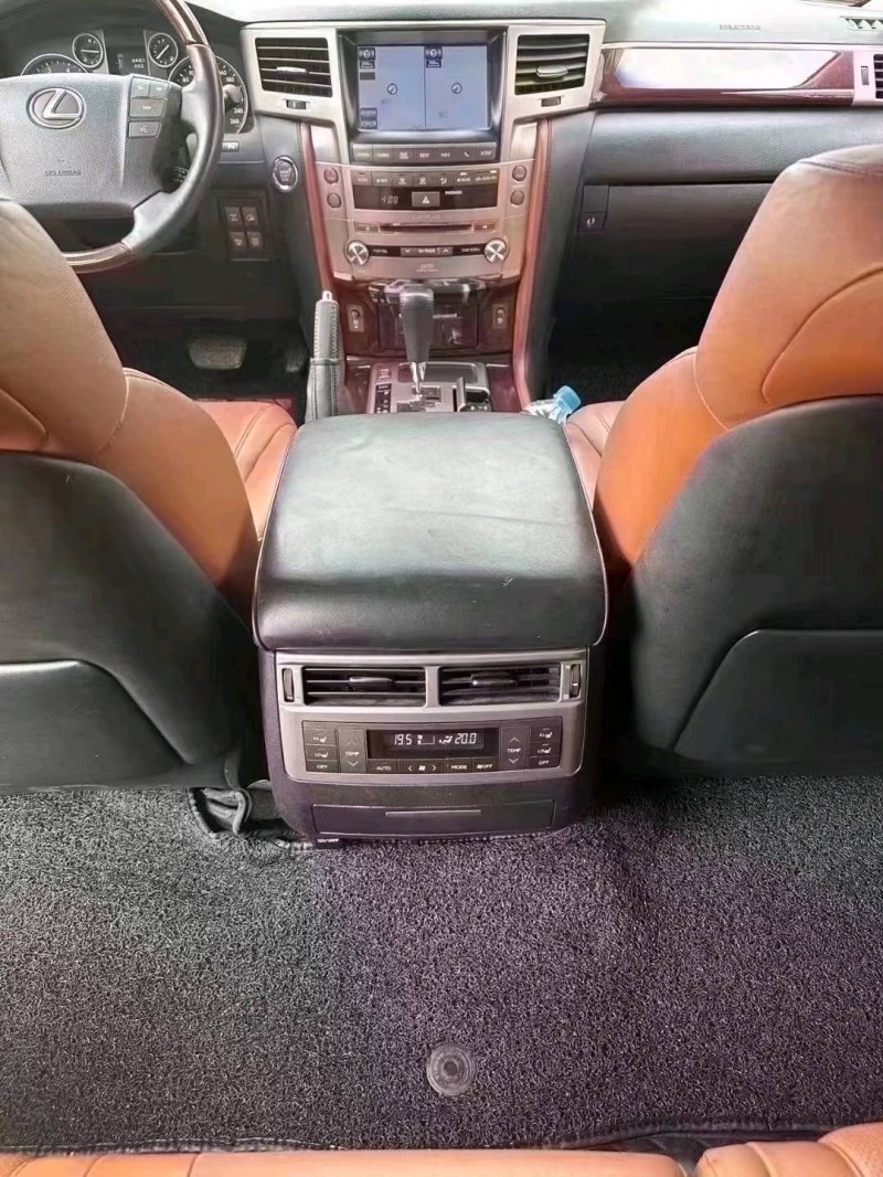 昆明15年雷克薩斯LX2