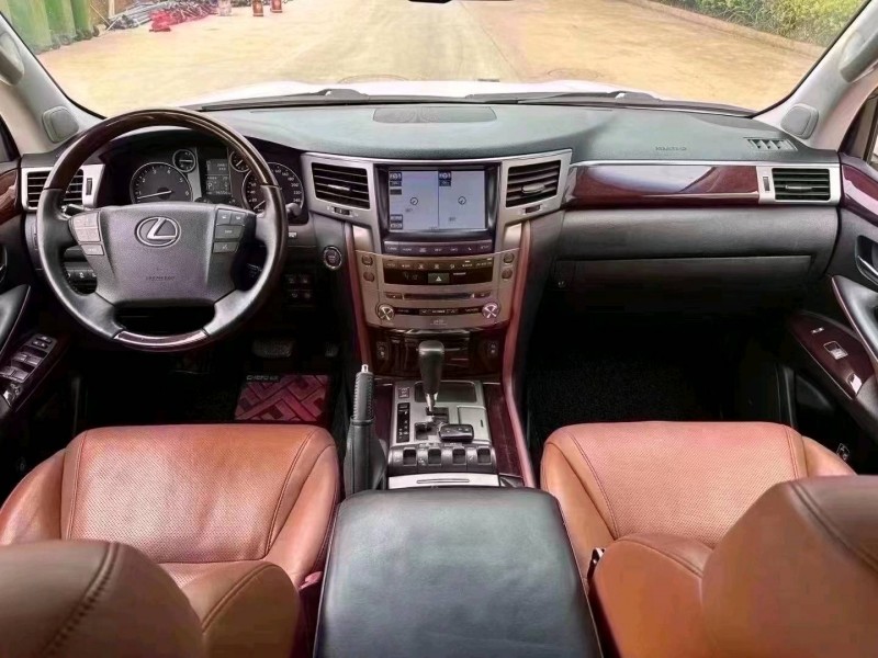 昆明15年雷克薩斯LX9