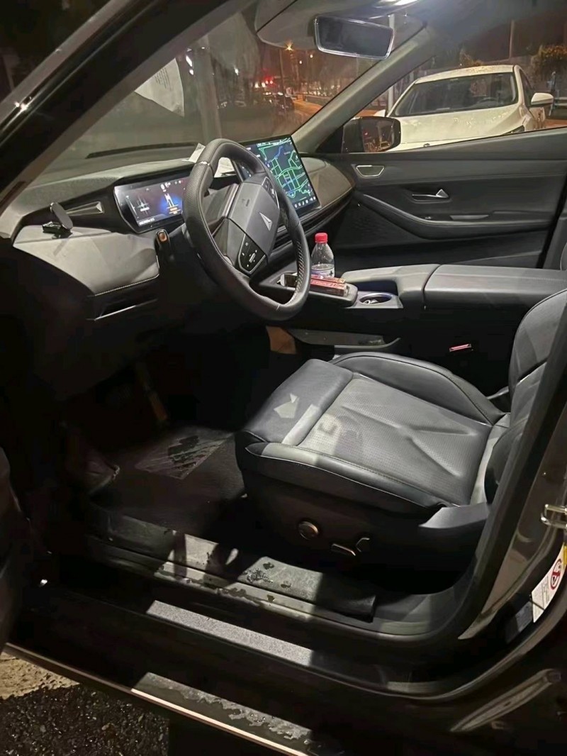 重庆22年长安汽车深蓝6