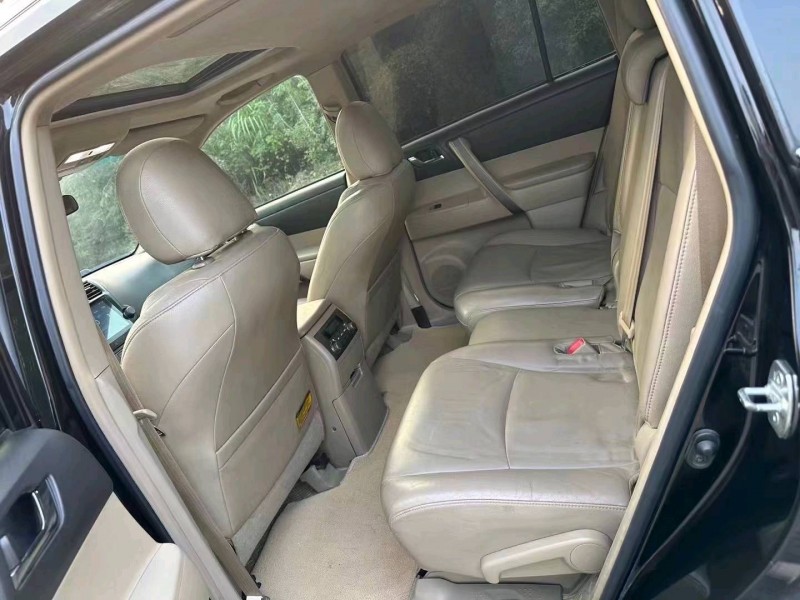 鄂州12年豐田漢蘭達8